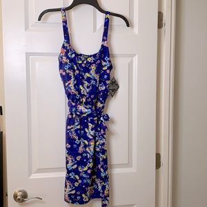 Women’s blue floral print dress